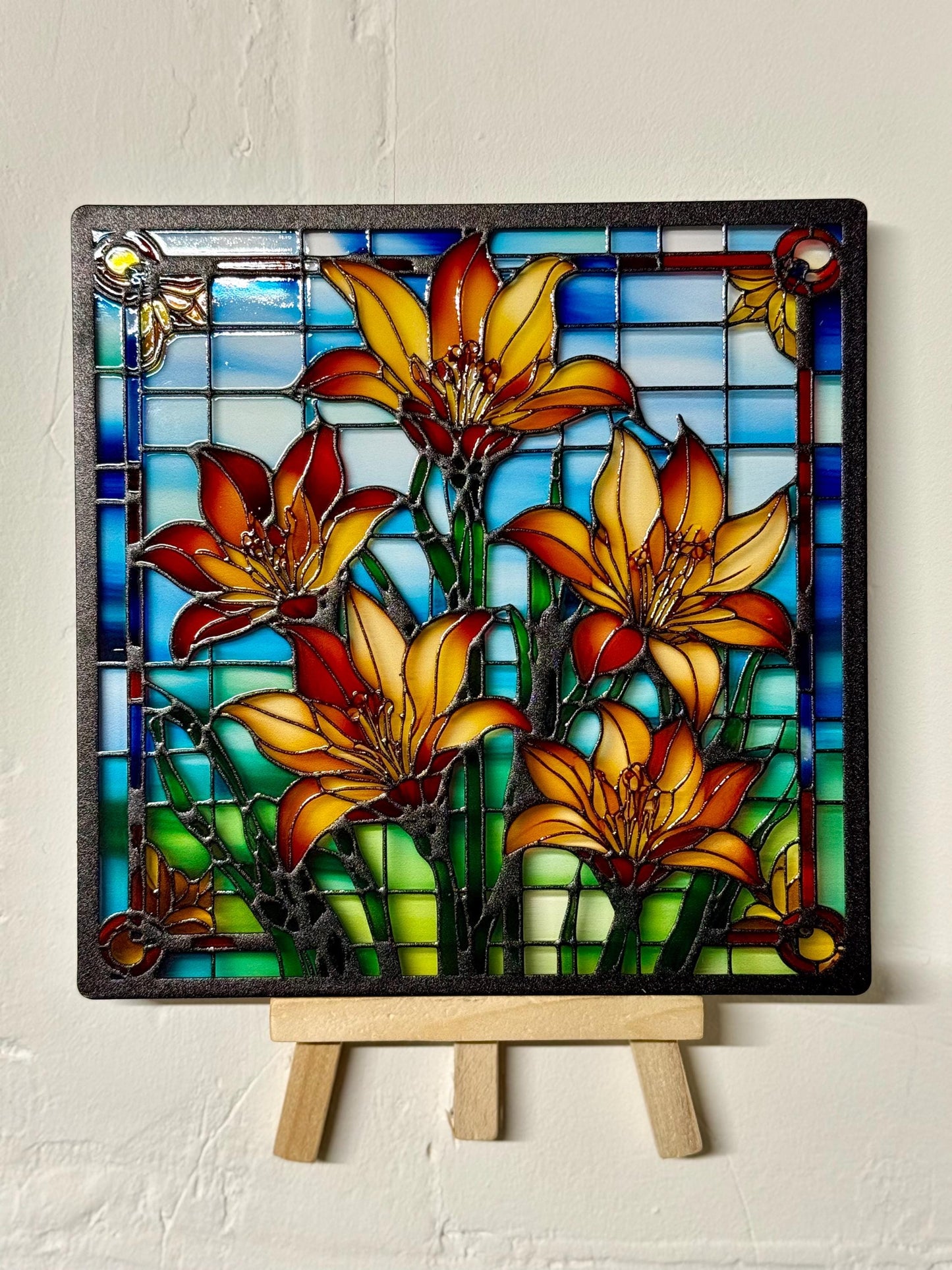 itrail fleurs de lys en coloré – Déco florale artisanale pour fenêtre