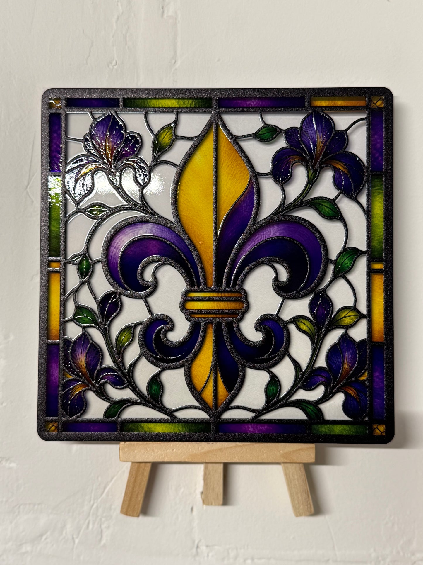 Vitrail fleur de lys Violet et or – Décoration artisanale coloré pour fenêtre