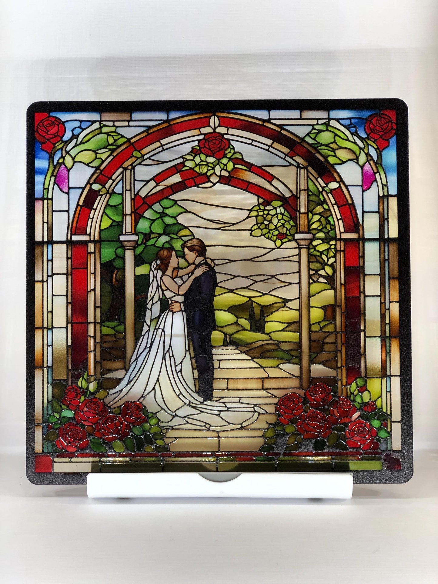 Vitrail Les Mariées aux Roses Rouges – Décoration de Vitre Romantique – Cadeau Original pour Célébrer l'Amour