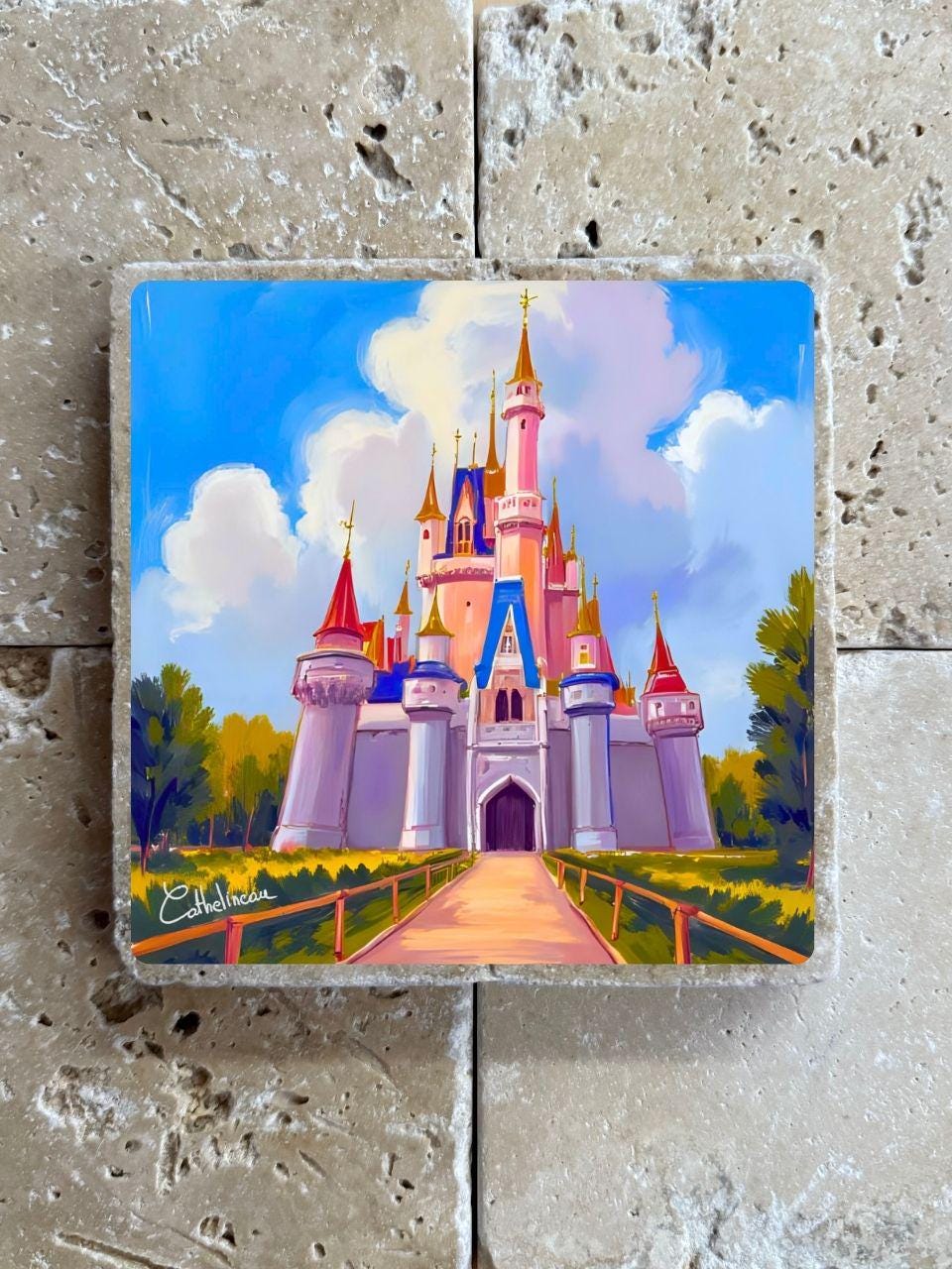 Carreau en travertin 10x10 cm – Château féerique rose et bleu, verso liège