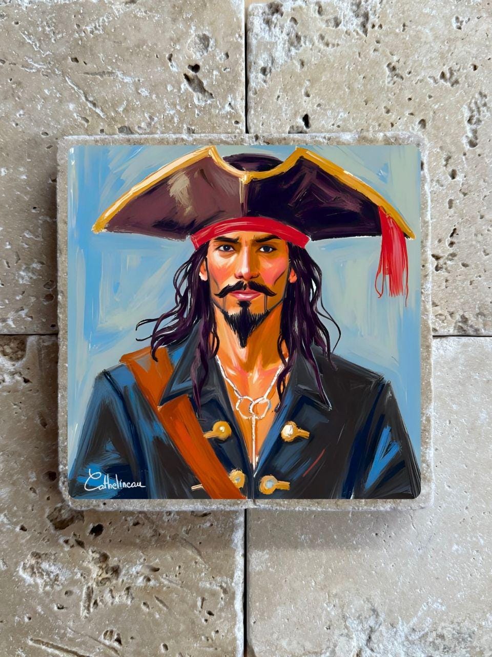Pierre travertin 10x10 cm – Carreau décoratif pirate homme, verso liège