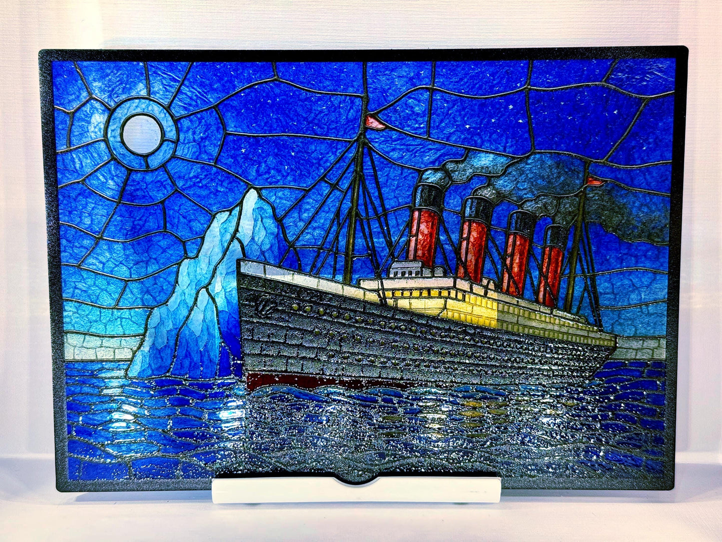 Vitrail Le Titanic 210x148mm – Décoration de Vitre Évocation Historique – Cadeau Original pour Passionnés de Légendes Maritimes