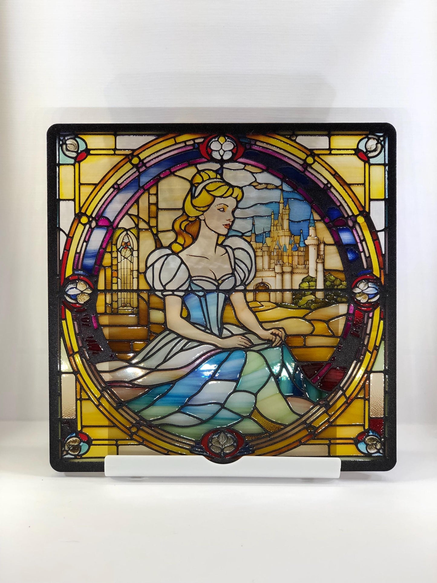 Vitrail Cendrillon – Décoration de Vitre Féérique – Cadeau Original pour Passionnés de Contes de Fées