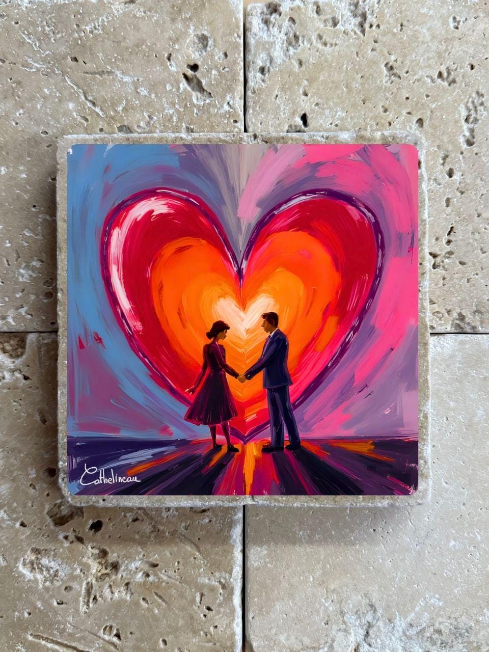 Carreau en travertin 10x10 cm – Cœur romantique, couple amoureux, verso liège