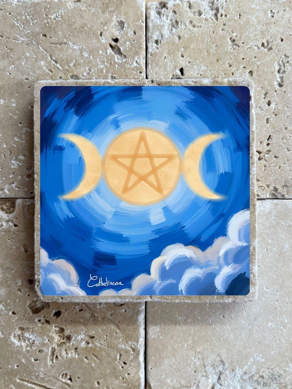 Pierre travertin 10x10 cm – Carreau décoratif triple lune avec pentacle, verso liège