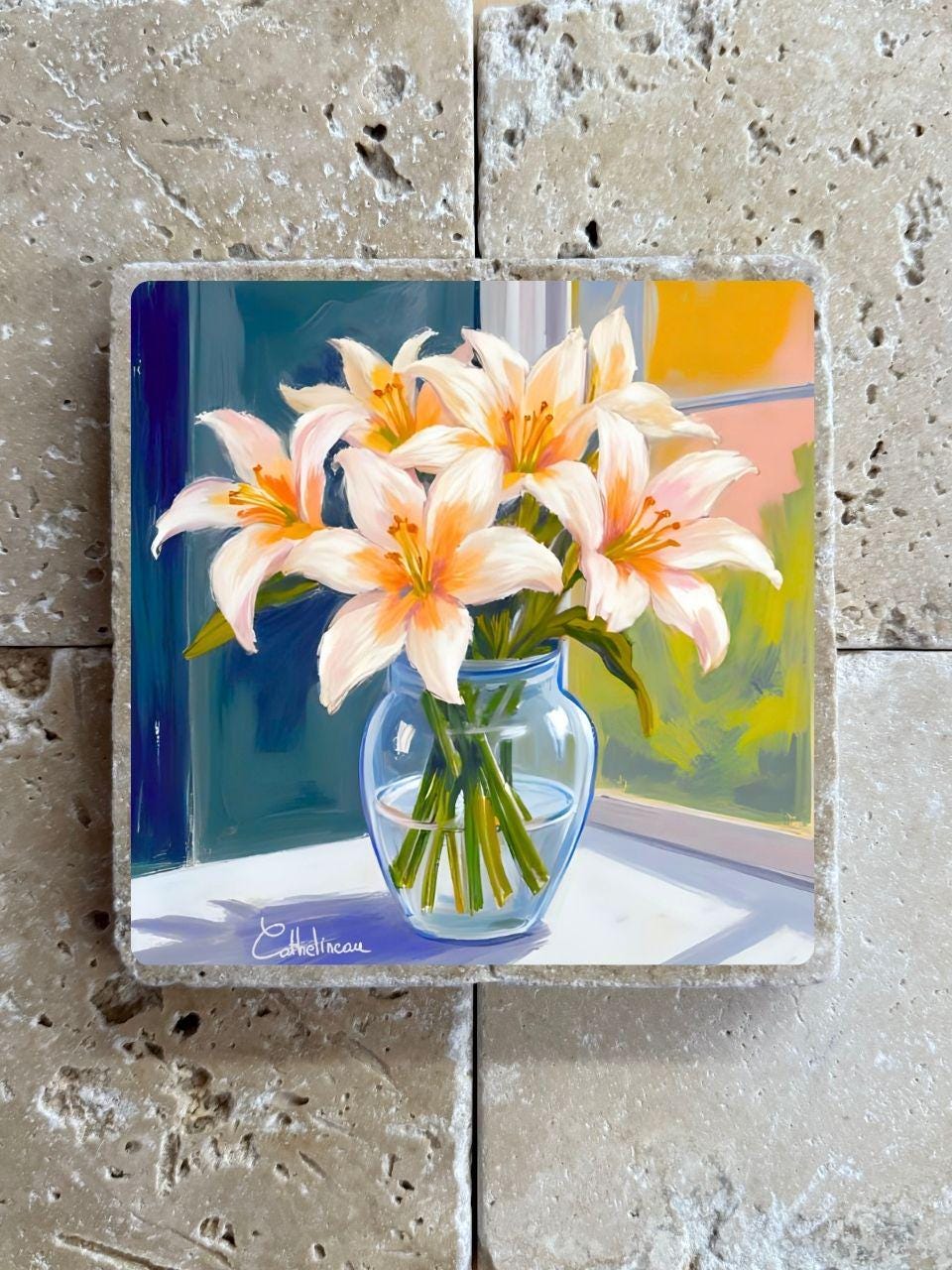 Pierre travertin 10x10 cm – Carreau décoratif bouquet de lys dans un vase, verso liège
