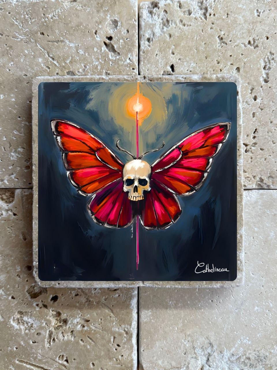 Papillon Crâne Art sur Pierre Travertin – Décoration Murale Halloween Gothique Unique