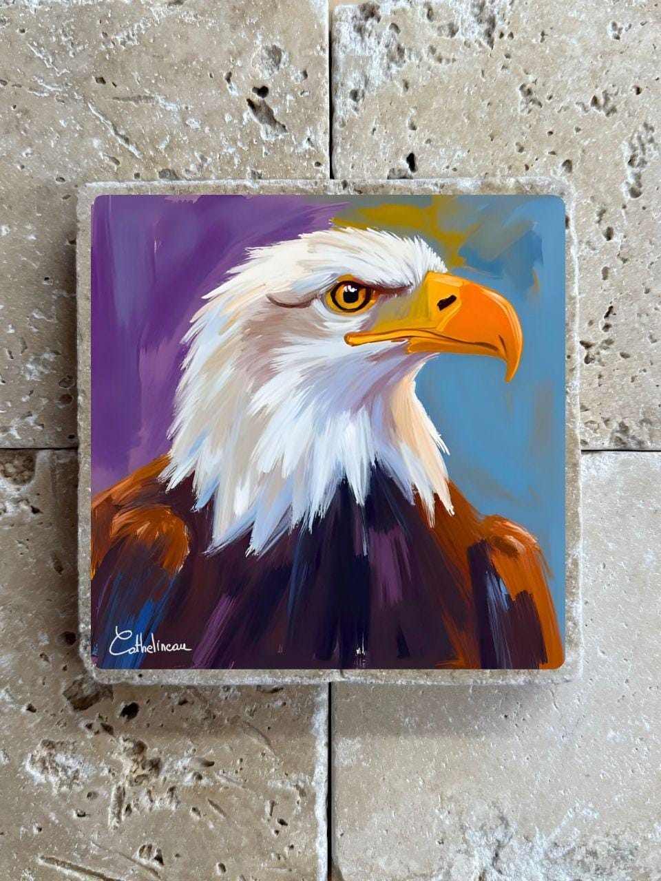 Carreau en travertin 10x10 cm – Aigle majestueux, verso liège